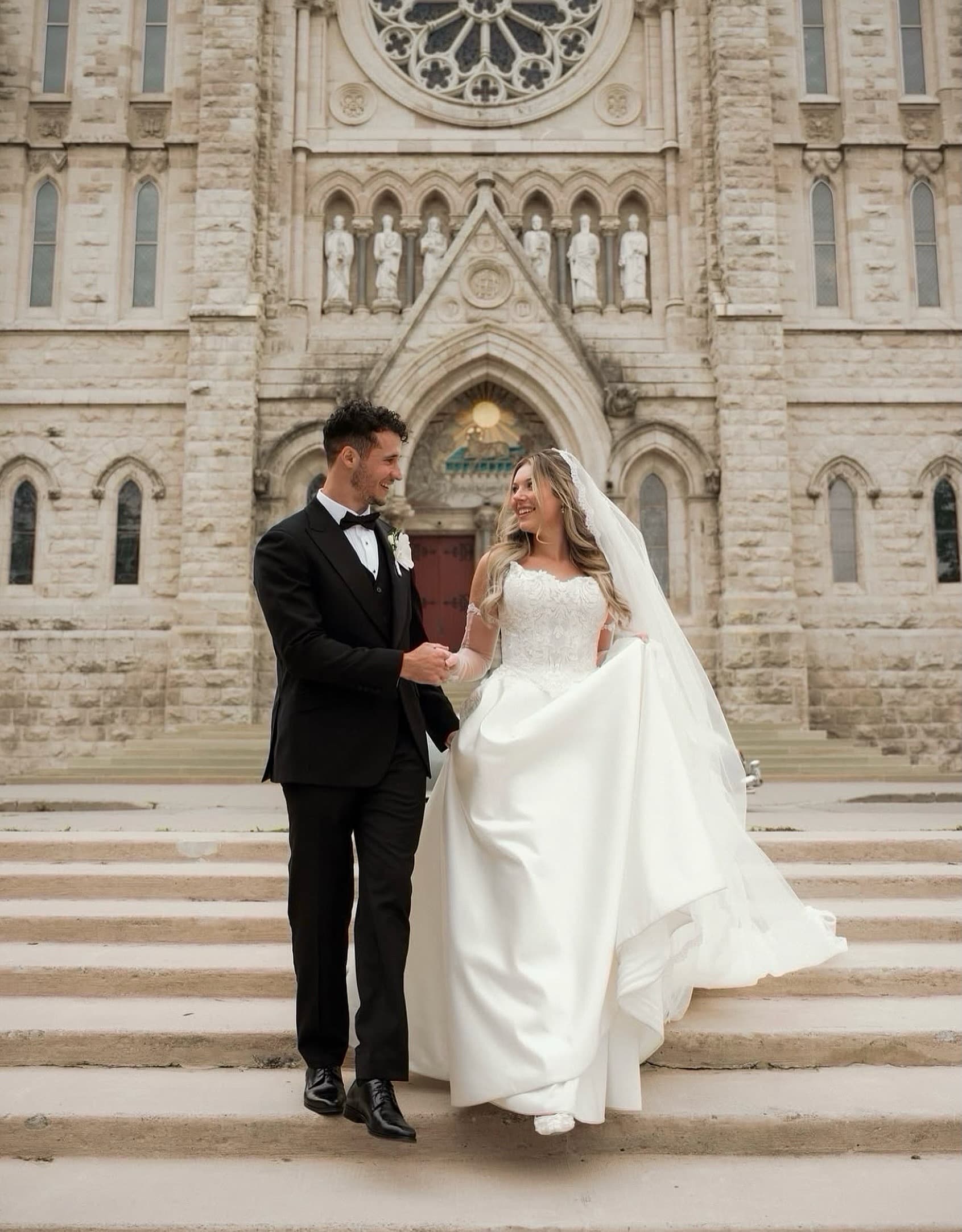 As the rush of the 2026 PEAK wedding season comes to steady close this month I feel compelled to express my immense gratitude for the Brideβs (couples) who chose me as a vendor on their special day th