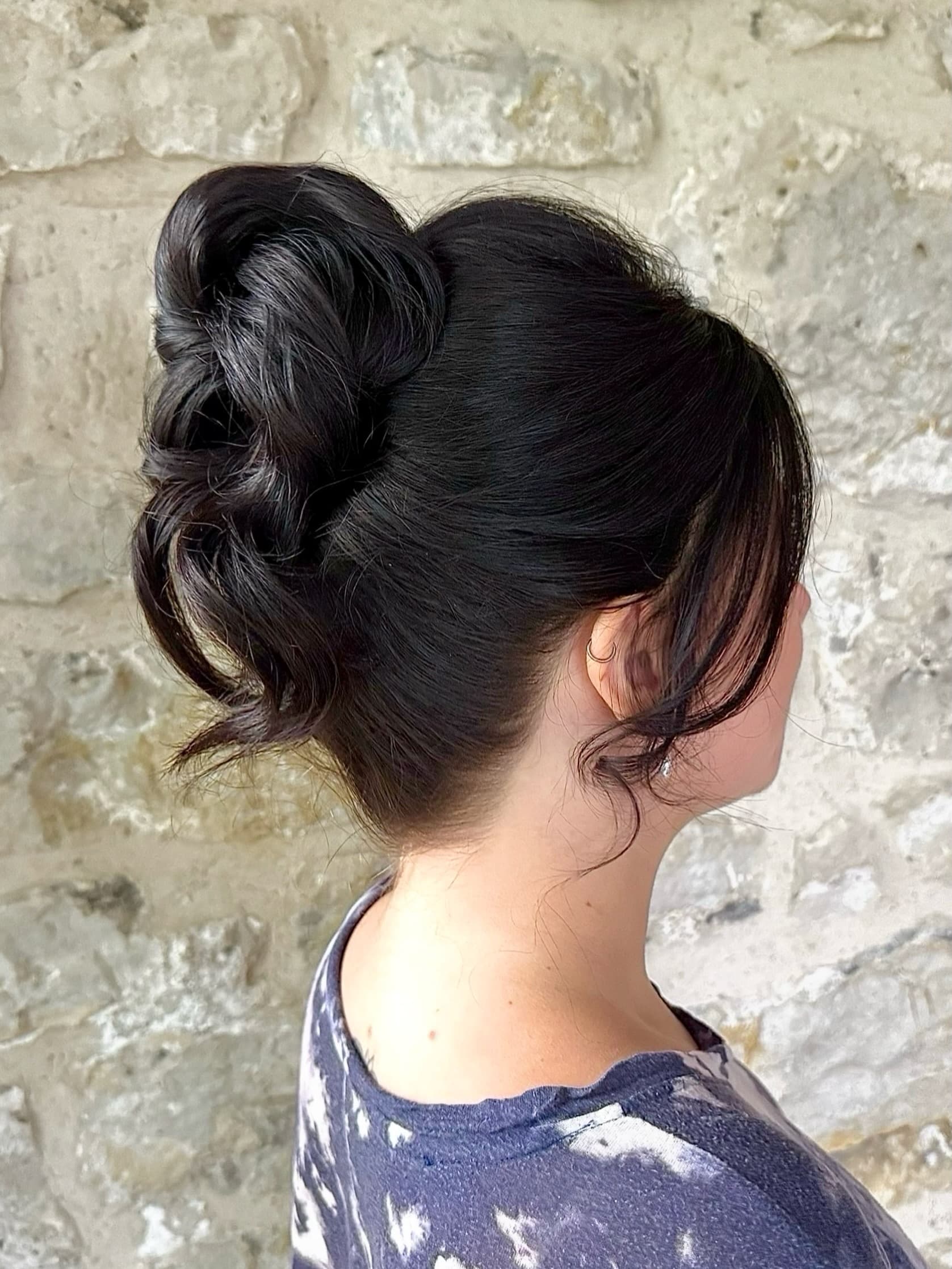 Beautiful bridesmaid updo ๐