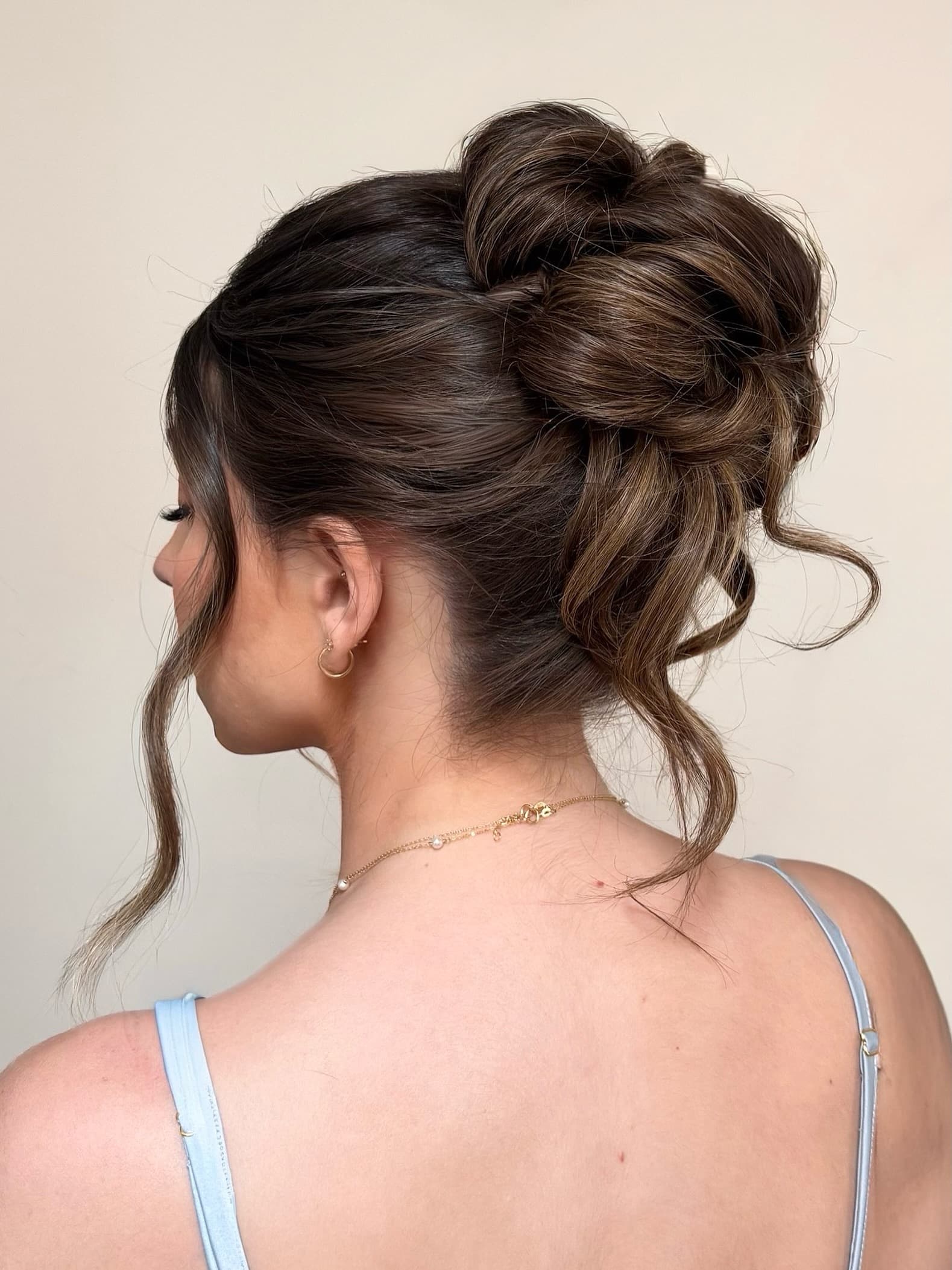 Love a high loose updo 👌🏼