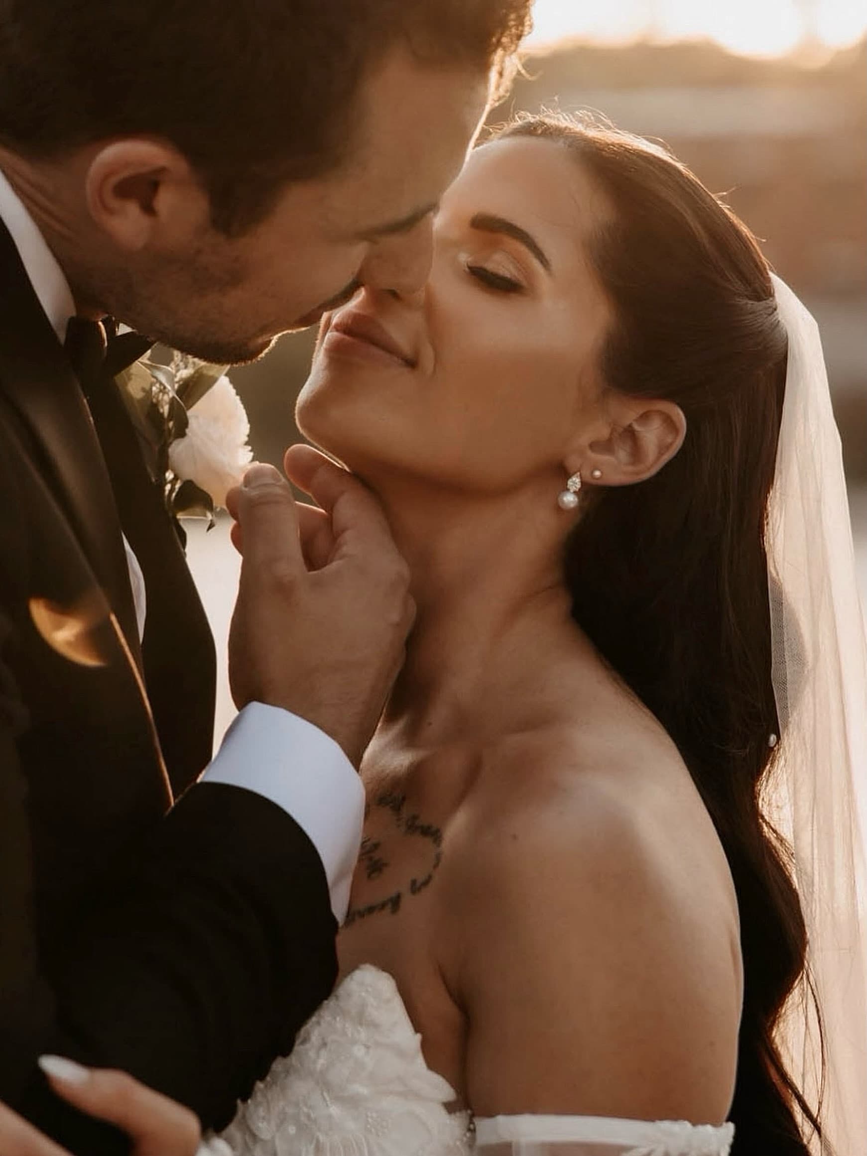 This day, this glam ๐๐ผ๐ค
Beautifully captured by @elfredadalbyphoto